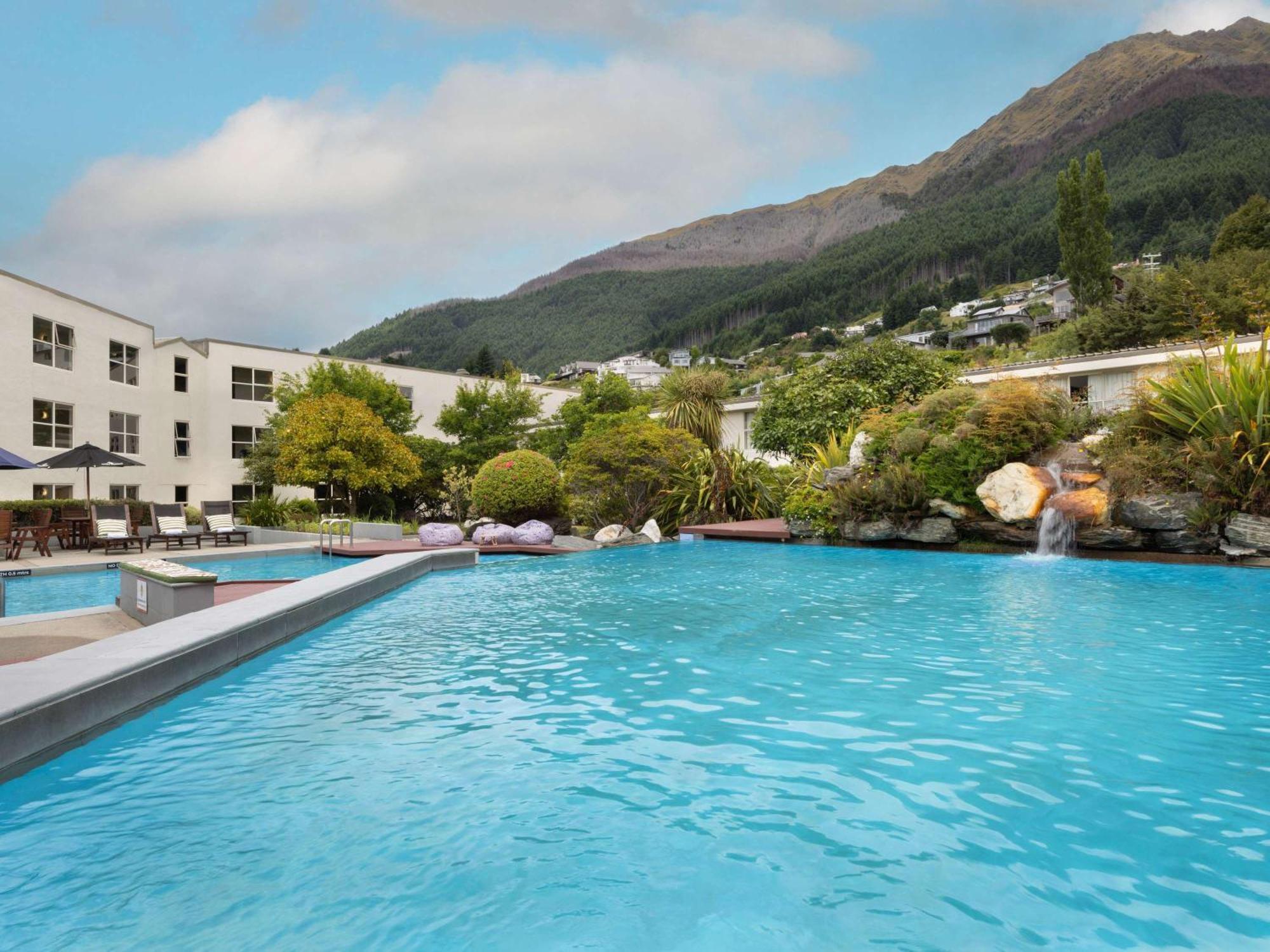 Mercure Queenstown Resort Экстерьер фото